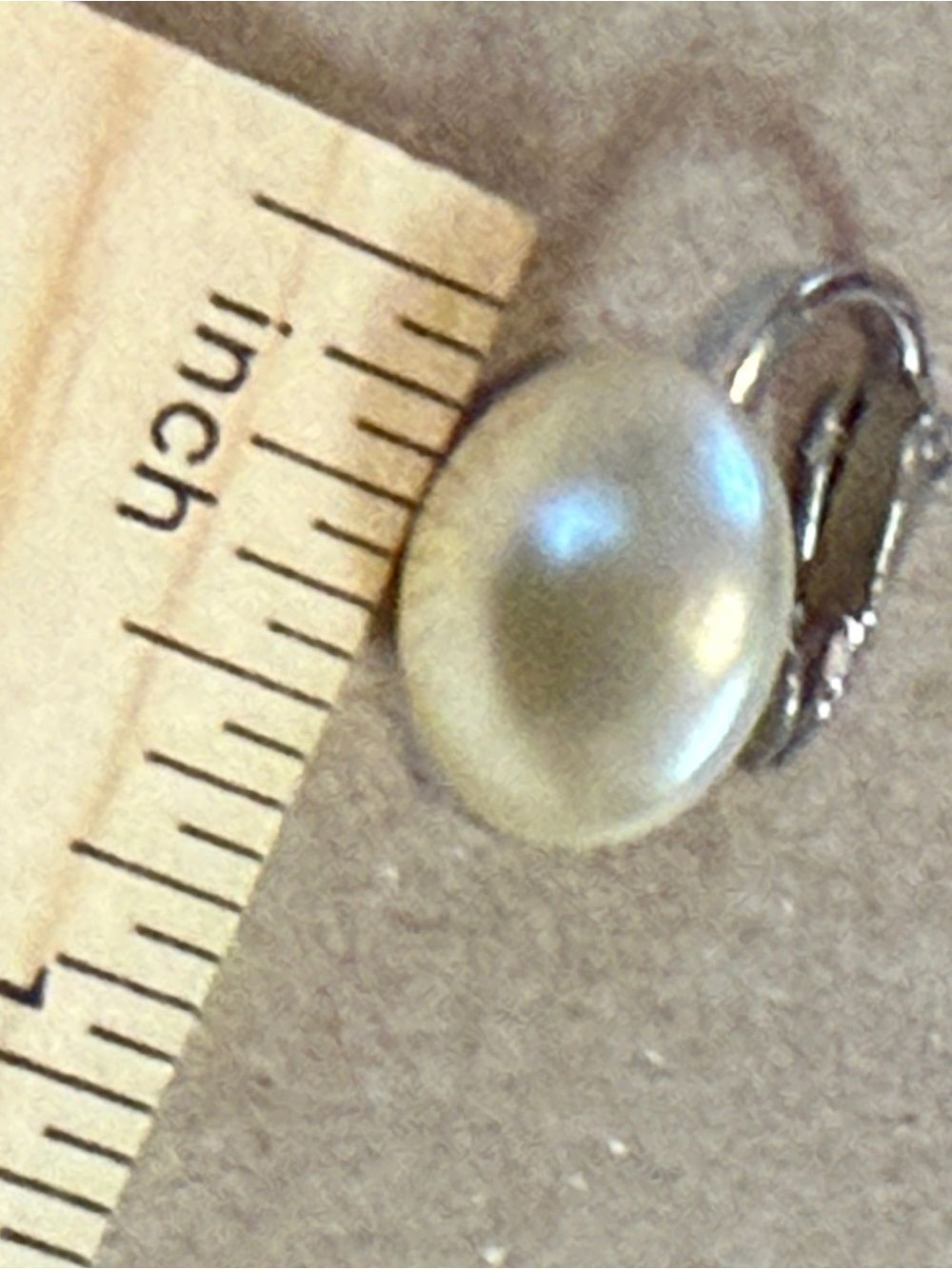 Vintage RICHELIEU Cream Pearl Faux Clip On Earrings Silver Tone Hardware - Picture 12 of 12